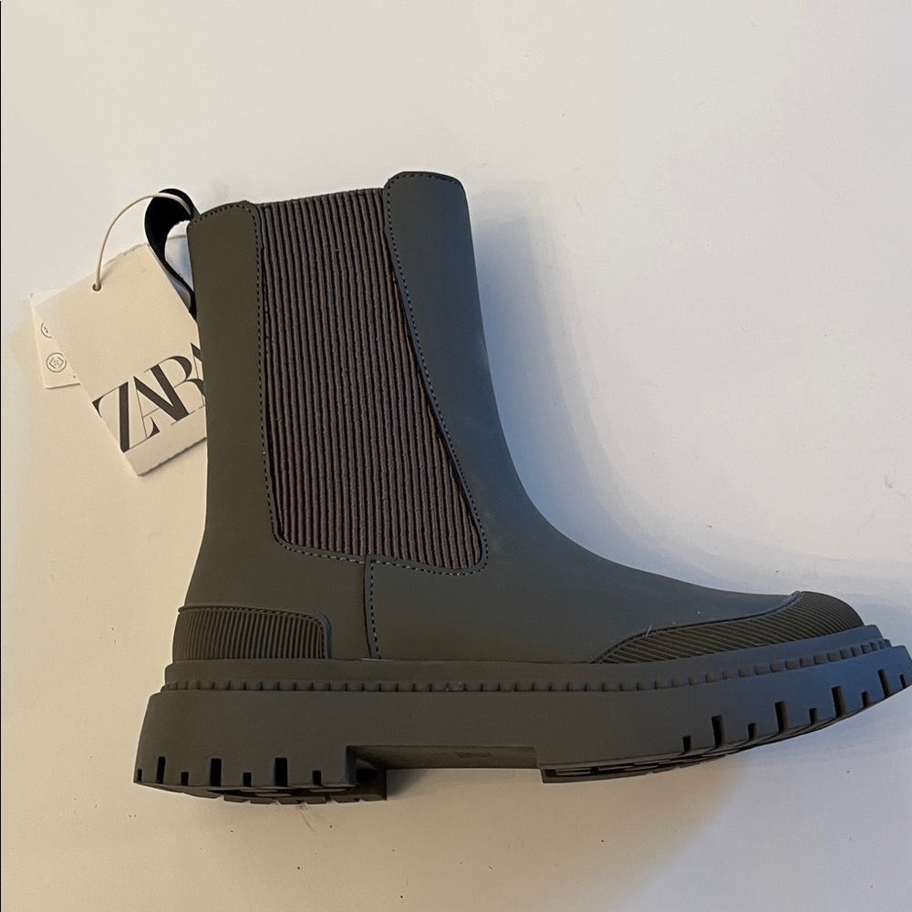 Zara boys khaki green Boots
